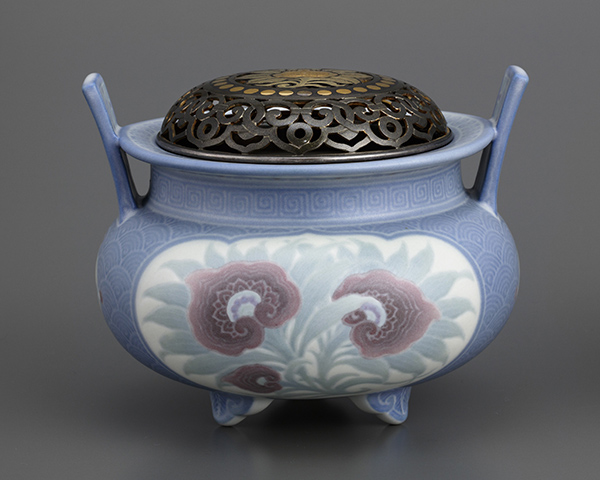 【前期展示】板谷波山≪葆光彩磁延壽紋様香爐≫大正後期